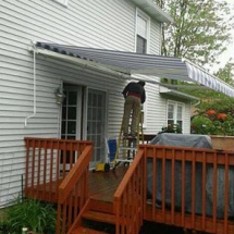 retractable-deck-awning