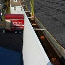 seamless-gutters-replacement-before-1