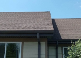 gallery_barry-best-seamless-gutters1-2_10_1782963398.png